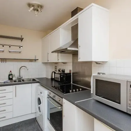 Vivid Apartment In Central Лондон Экстерьер фото