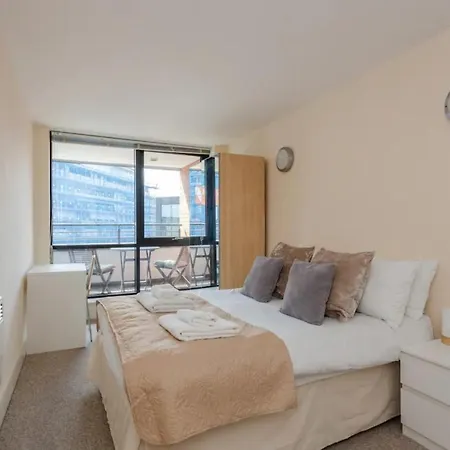 Vivid Apartment In Central Лондон Экстерьер фото