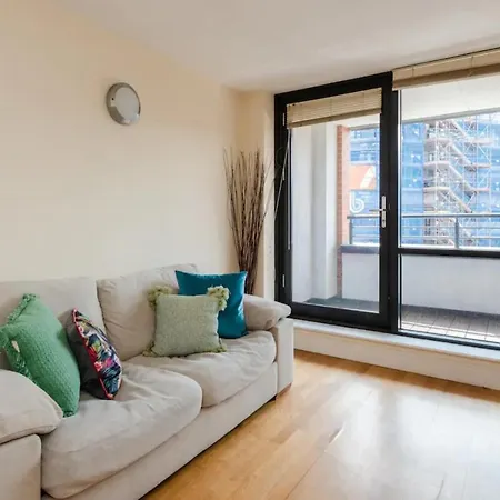 Vivid Apartment In Central Лондон Экстерьер фото