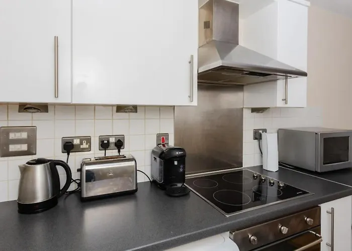 Vivid Apartment In Central London